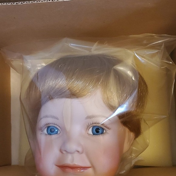 Ashton Drake Galleries doll - "It's our Bathtime, Pooh" #2345FA - Picture 2 of 8